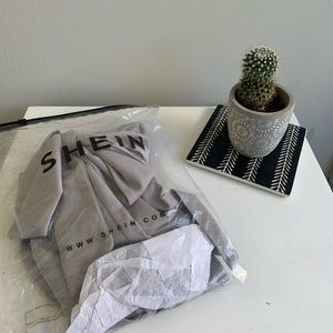 Shein grey tee with bow size medium